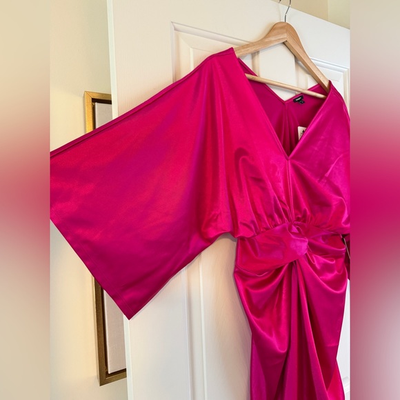Express NWT Hot Pink Satin V-Neck Twist Font Kimono Sleeve Dress - Picture 2 of 8